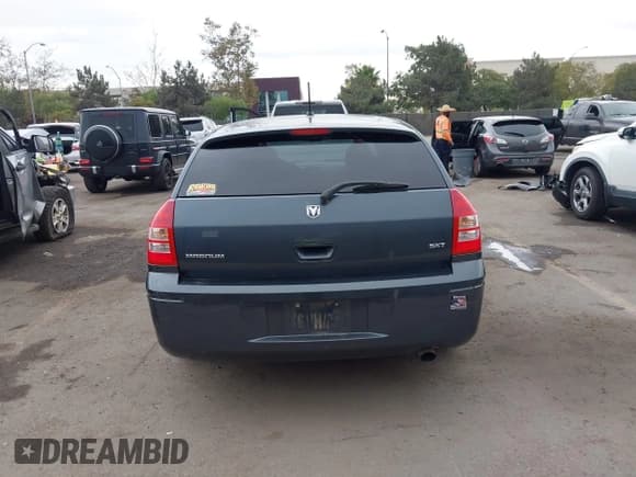 ✅ 2008 Dodge Magnum SXT • VIN: 2D4FV37V28H225805 • Lot: 43677320. Listed on IAAI with 228,019 mi. Free auction sales archive from the USA and detailed vehicle history report at DreamBid. Image 16.