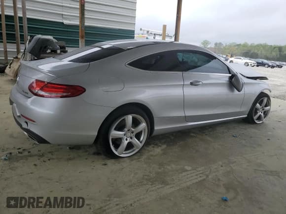 ✅ 2018 Mercedes-Benz C 300 • VIN: WDDWJ4KB4JF676016 • Lot: 50970905. Wystawiony na Copart z przebiegiem 109 381 mil. Bezpłatny archiwum sprzedaży aukcyjnych z USA i szczegółowy raport historii pojazdu na DreamBid. Zdjęcie 3.