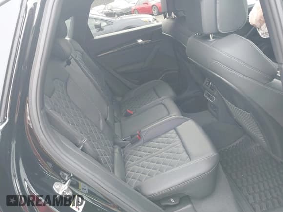 ✅ 2024 Audi SQ5 Sportback Premium Plus • VIN: WA124AFY6R2104522 • Lot: 40980151. Listed on IAAI with 2,429 mi. Free auction sales archive from the USA and detailed vehicle history report at DreamBid. Image 8.