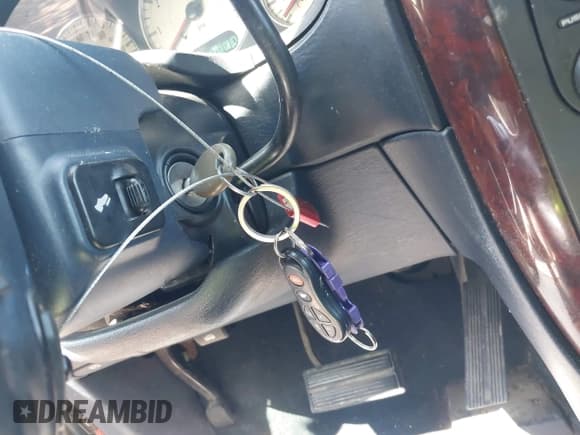 ✅ 2003 Chrysler Town & Country Limited • VIN: 2C8GP64L83R301500 • Lot: 42531444. Listed on IAAI with 152,252 mi. Free auction sales archive from the USA and detailed vehicle history report at DreamBid. Image 11.