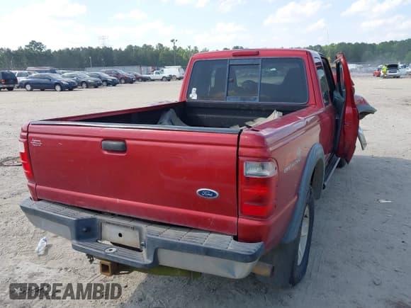 ✅ 2004 Ford Ranger XL Fleet • VIN: 1FTZR45EX4TA05462 • Lot: 42276688. Wystawiony na IAAI z przebiegiem 216 119 mil. Bezpłatny archiwum sprzedaży aukcyjnych z USA i szczegółowy raport historii pojazdu na DreamBid. Zdjęcie 16.