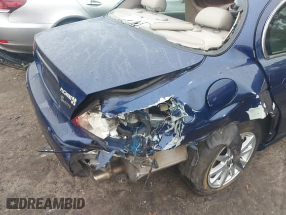 ✅ 2002 Jaguar S-Type • VIN: SAJDA03NX2FM32537 • Лот: 40774935. Опубликован ранее на IAAI с пробегом Не указан. Бесплатный доступ к архиву аукционных продаж из США и подробный отчёт об истории автомобиля на DreamBid. Изображение 6.