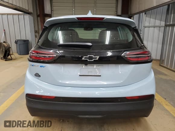 ✅ 2023 Chevrolet Bolt EV 2LT • VIN: 1G1FX6S06P4156139 • Lot: 70036964. Wystawiony na Copart z przebiegiem 9 676 mil. Bezpłatny archiwum sprzedaży aukcyjnych z USA i szczegółowy raport historii pojazdu na DreamBid. Zdjęcie 6.