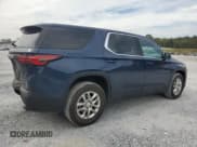 ✅ 2022 Chevrolet Traverse LS • VIN: 1GNERFKW5NJ136360 • Lot: 70977694. Wystawiony na Copart z przebiegiem 50 995 mil. Bezpłatny archiwum sprzedaży aukcyjnych z USA i szczegółowy raport historii pojazdu na DreamBid. Zdjęcie 3.