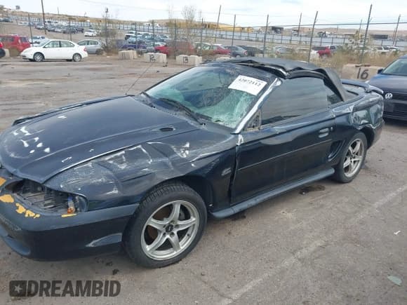 ✅ 1994 Ford Mustang • VIN: 1FALP45TXRF166075 • Lot: 42072112. Listed on IAAI with 101,500 mi. Free auction sales archive from the USA and detailed vehicle history report at DreamBid. Image 13.