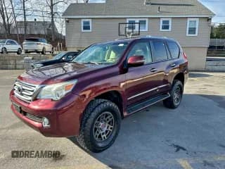 ✅ 2013 Lexus GX 460 • VIN: JTJBM7FX5D5060307 • Lot: 95250225. Wystawiony na Copart z przebiegiem 142 995 mil. Bezpłatny archiwum sprzedaży aukcyjnych z USA i szczegółowy raport historii pojazdu na DreamBid. Zdjęcie 1.