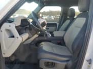 ✅ 2022 Land Rover Defender X-Dynamic SE • VIN: SALE27RUXN2087375 • Lot: 87391124. Wystawiony na Copart z przebiegiem 24 020 mil. Bezpłatny archiwum sprzedaży aukcyjnych z USA i szczegółowy raport historii pojazdu na DreamBid. Zdjęcie 7.