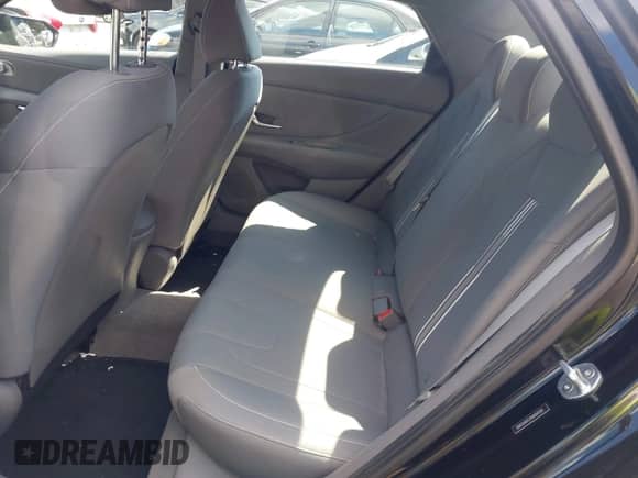 2021 Hyundai Elantra SEL с VIN 5NPLM4AG9MH043281, выставлен на аукционе IAAI как лот 43223112 с пробегом 24 902 миль миль и . История ставок и продаж доступна на DreamBid. Изображение 8.