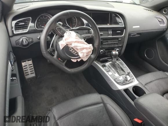 ✅ 2014 Audi RS 5 • VIN: WUAC6AFR4EA900833 • Lot: 55972465. Wystawiony na Copart z przebiegiem Nie podano. Bezpłatny archiwum sprzedaży aukcyjnych z USA i szczegółowy raport historii pojazdu na DreamBid. Zdjęcie 8.