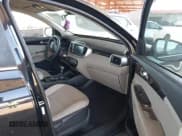 ✅ 2019 Kia Sorento LX • VIN: 5XYPG4A35KG512733 • Lot: 42852659. Wystawiony na IAAI z przebiegiem 131 050 mil. Bezpłatny archiwum sprzedaży aukcyjnych z USA i szczegółowy raport historii pojazdu na DreamBid. Zdjęcie 5.