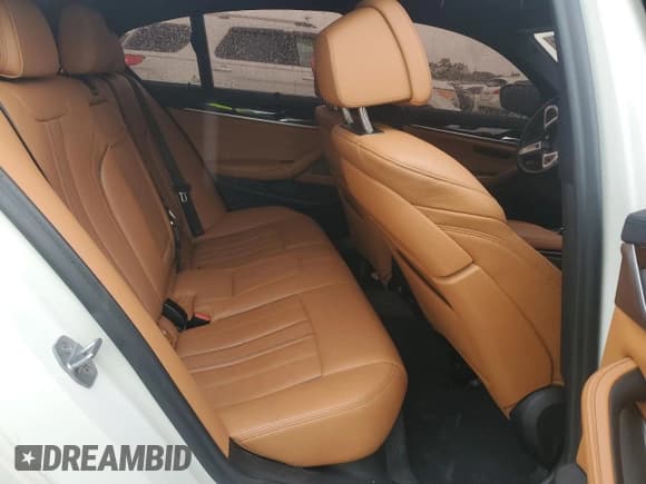 ✅ 2020 BMW 5 Series M550i xDrive • VIN: WBAJS7C03LBN96746 • Lot: 63870085. Wystawiony na Copart z przebiegiem Nie podano. Bezpłatny archiwum sprzedaży aukcyjnych z USA i szczegółowy raport historii pojazdu na DreamBid. Zdjęcie 10.