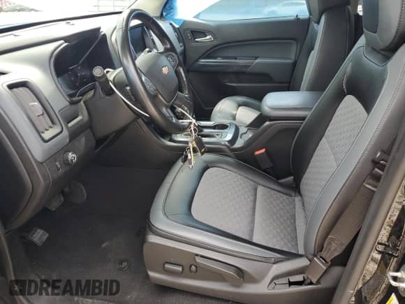 2020 Chevrolet Colorado 2WD Z71 z VIN 1GCGSDEN7L1159813, wystawiony jako Copart lot #58578095 z przebiegiem 50 076 mil mil oraz Szkoda całkowita • Salvage title. Historia ofert i sprzedaży dostępna na DreamBid. Obrazek 7.