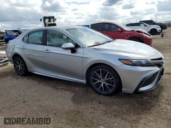 2022 Toyota Camry SE z VIN 4T1G11BK3NU067901, wystawiony jako Copart lot #83754745 z przebiegiem 27 611 mil mil oraz Szkoda całkowita • Salvage title. Historia ofert i sprzedaży dostępna na DreamBid. Obrazek 4.