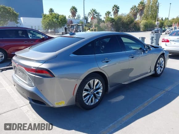 ✅ 2021 Toyota Mirai XLE • VIN: JTDAAAAA0MA003365 • Lot: 43388880. Listed on IAAI with 39,364 mi. Free auction sales archive from the USA and detailed vehicle history report at DreamBid. Image 4.