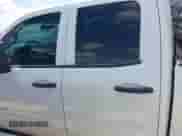 2017 Chevrolet Silverado 2500HD Work Truck z VIN 1GC2KUEG9HZ295302, wystawiony jako IAAI lot #43012648 z przebiegiem 173 469 mil mil oraz . Historia ofert i sprzedaży dostępna na DreamBid. Obrazek 13.