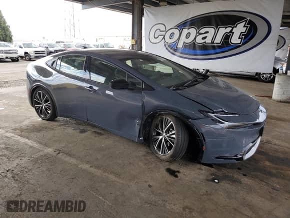 2025 Toyota Prius LE с VIN JTDACAAU2S3064223, выставлен на аукционе Copart как лот 81779185 с пробегом 5 743 миль миль и Списание • Salvage title. История ставок и продаж доступна на DreamBid. Изображение 4.