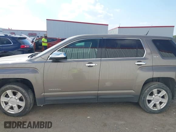 ✅ 2011 GMC Terrain SLE-1 • VIN: 2CTALMEC6B6303854 • Lot: 43340546. Listed on IAAI with Not provided. Free auction sales archive from the USA and detailed vehicle history report at DreamBid. Image 14.