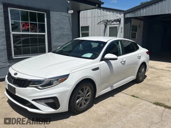✅ 2019 Kia Optima S • VIN: 5XXGT4L35KG358523 • Лот: 68745615. Опубликован ранее на Copart с пробегом 114 035 миль. Бесплатный доступ к архиву аукционных продаж из США и подробный отчёт об истории автомобиля на DreamBid. Изображение 2.