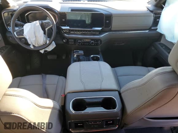 ✅ 2024 Chevrolet Silverado 1500 LTZ • VIN: 2GCPAEED3R1222988 • Lot: 88230085. Wystawiony na Copart z przebiegiem 10 090 mil. Bezpłatny archiwum sprzedaży aukcyjnych z USA i szczegółowy raport historii pojazdu na DreamBid. Zdjęcie 8.