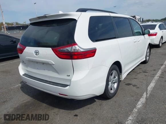 ✅ 2020 Toyota Sienna LE Auto Access Seat • VIN: 5TDKZ3DC3LS043379 • Lot: 42103997. Listed on IAAI with 46,570 mi. Free auction sales archive from the USA and detailed vehicle history report at DreamBid. Image 4.