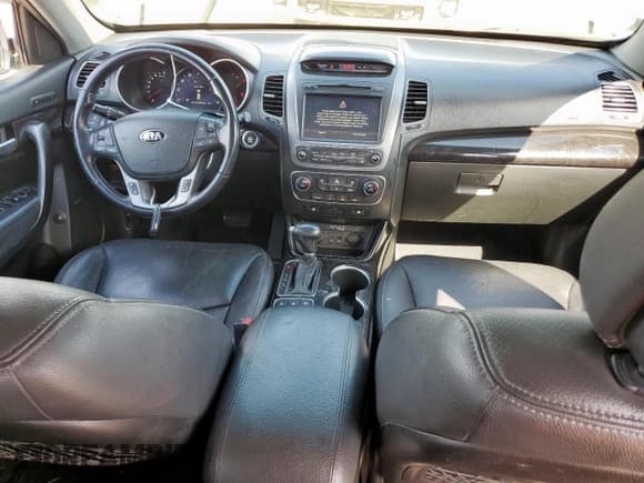 ✅ 2014 Kia Sorento EX • VIN: 5XYKUDA73EG432311 • Lot: 83759635. Listed on Copart with 152,006 mi. Free auction sales archive from the USA and detailed vehicle history report at DreamBid. Image 8.