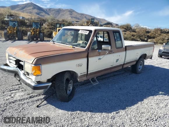✅ 1988 Ford F-150 • VIN: 1FTEX14H5JKA26039 • Лот: 78264454. Опубликован ранее на Copart с пробегом 121 296 миль. Бесплатный доступ к архиву аукционных продаж из США и подробный отчёт об истории автомобиля на DreamBid. Изображение 1.