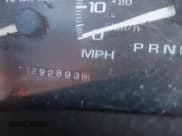 ✅ 1996 GMC Sierra 1500 • VIN: 2GTEC19R9T1541142 • Lot: 41375900. Wystawiony na IAAI z przebiegiem 292 893 mil. Bezpłatny archiwum sprzedaży aukcyjnych z USA i szczegółowy raport historii pojazdu na DreamBid. Zdjęcie 15.