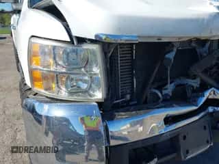 2007 Chevrolet Silverado 2500HD 1LT z VIN 1GCHK23687F509446, wystawiony jako IAAI lot #43417222 z przebiegiem 397 685 mil mil oraz . Historia ofert i sprzedaży dostępna na DreamBid. Obrazek 6.