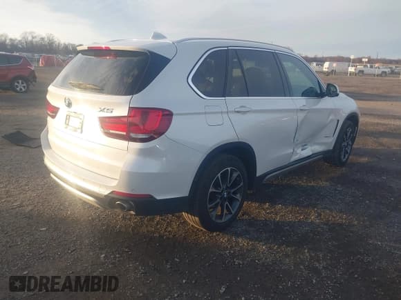 ✅ 2017 BMW X5 xDrive35i • VIN: 5UXKR0C5XH0V65940 • Lot: 43756078. Listed on IAAI with 134,572 mi. Free auction sales archive from the USA and detailed vehicle history report at DreamBid. Image 4.