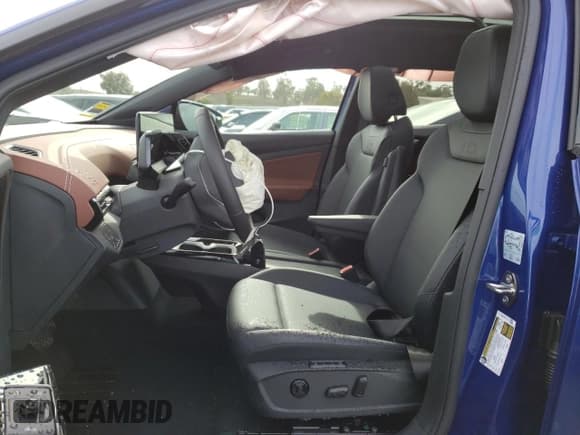 ✅ 2022 Volkswagen ID.4 Pro S • VIN: WVGTMPE21NP068080 • Лот: 36115603. Опубликован ранее на Copart с пробегом Не указан. Бесплатный доступ к архиву аукционных продаж из США и подробный отчёт об истории автомобиля на DreamBid. Изображение 7.