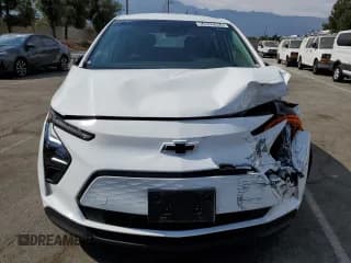 ✅ 2023 Chevrolet Bolt EV 1LT • VIN: 1G1FW6S09P4196105 • Lot: 64526384. Wystawiony na Copart z przebiegiem 19 560 mil. Bezpłatny archiwum sprzedaży aukcyjnych z USA i szczegółowy raport historii pojazdu na DreamBid. Zdjęcie 5.