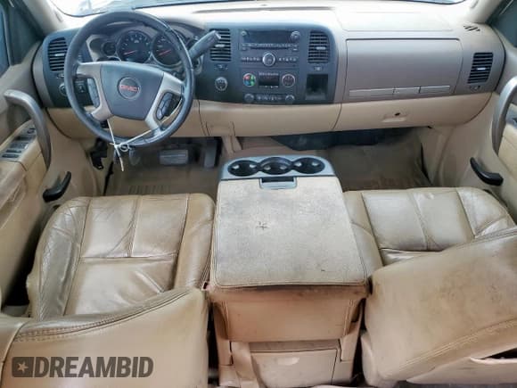 ✅ 2014 GMC Sierra 2500HD SLE • VIN: 1GT120C88EF182373 • Lot: 81661475. Wystawiony na Copart z przebiegiem 314 069 mil. Bezpłatny archiwum sprzedaży aukcyjnych z USA i szczegółowy raport historii pojazdu na DreamBid. Zdjęcie 8.