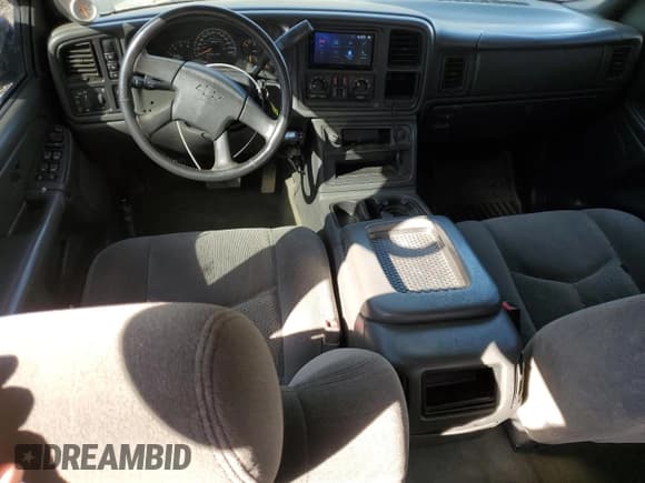 ✅ 2006 Chevrolet Silverado 2500HD LT1 • VIN: 1GCHK23246F103885 • Lot: 48869075. Wystawiony na Copart z przebiegiem Nie podano. Bezpłatny archiwum sprzedaży aukcyjnych z USA i szczegółowy raport historii pojazdu na DreamBid. Zdjęcie 8.