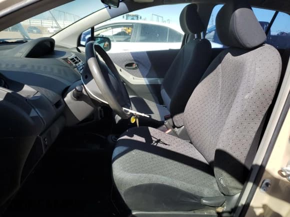 ✅ 2009 Toyota Yaris • VIN: JTDKT903095261501 • Lot: 82616345. Listed on Copart with 183,491 mi. Free auction sales archive from the USA and detailed vehicle history report at DreamBid. Image 7.