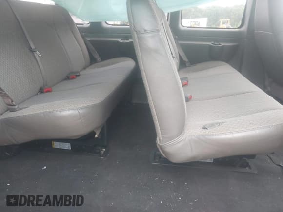 ✅ 2020 Chevrolet Express Passenger LT • VIN: 1GAZGPFG1L1147161 • Lot: 42477161. Listed on IAAI with 79,432 mi. Free auction sales archive from the USA and detailed vehicle history report at DreamBid. Image 8.