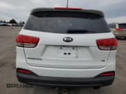 ✅ 2016 Kia Sorento LX • VIN: 5XYPGDA57GG178939 • Lot: 93410375. Wystawiony na Copart z przebiegiem 188 378 mil. Bezpłatny archiwum sprzedaży aukcyjnych z USA i szczegółowy raport historii pojazdu na DreamBid. Zdjęcie 6.