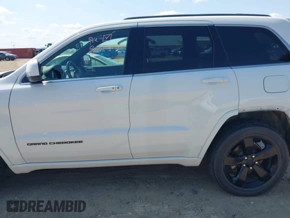 ✅ 2015 Jeep Grand Cherokee Laredo • VIN: 1C4RJEAG2FC856386 • Lot: 42353534. Listed on IAAI with 94,817 mi. Free auction sales archive from the USA and detailed vehicle history report at DreamBid. Image 15.