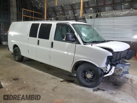 ✅ 2014 Chevrolet Express Passenger LT • VIN: 1GAZG1FG4E1187749 • Lot: 82086105. Wystawiony na Copart z przebiegiem 67 880 mil. Bezpłatny archiwum sprzedaży aukcyjnych z USA i szczegółowy raport historii pojazdu na DreamBid. Zdjęcie 4.