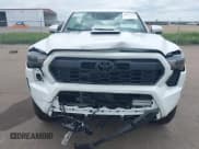 ✅ 2025 Toyota Tacoma SR • VIN: 3TYLB5JN4ST063931 • Лот: 42525758. Опубликован ранее на IAAI с пробегом 7 985 миль. Бесплатный доступ к архиву аукционных продаж из США и подробный отчёт об истории автомобиля на DreamBid. Изображение 6.
