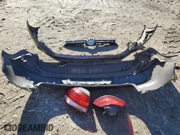 ✅ 2013 Volkswagen Golf • VIN: WVWDB7AJ9DW036753 • Lot: 91020925. Wystawiony na Copart z przebiegiem 171 446 mil. Bezpłatny archiwum sprzedaży aukcyjnych z USA i szczegółowy raport historii pojazdu na DreamBid. Zdjęcie 12.