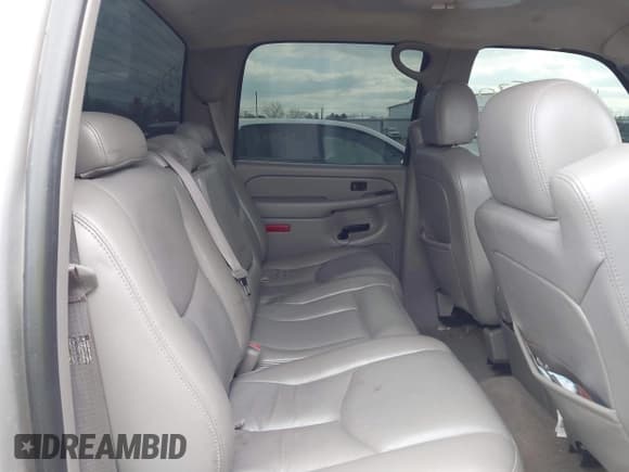 ✅ 2005 Chevrolet Silverado 2500HD LT • VIN: 1GCHK23245F867248 • Lot: 41373520. Wystawiony na IAAI z przebiegiem 149 707 mil. Bezpłatny archiwum sprzedaży aukcyjnych z USA i szczegółowy raport historii pojazdu na DreamBid. Zdjęcie 8.