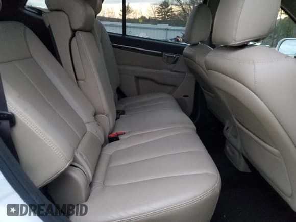 ✅ 2012 Hyundai Santa Fe Limited • VIN: 5XYZKDAG1CG118321 • Lot: 79683134. Listed on Copart with 178,410 mi. Free auction sales archive from the USA and detailed vehicle history report at DreamBid. Image 11.