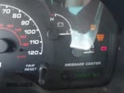 ✅ 2002 Ford Explorer Eddie Bauer • VIN: 1FMZU64E12ZB46132 • Lot: 42565258. Wystawiony na IAAI z przebiegiem 236 989 mil. Bezpłatny archiwum sprzedaży aukcyjnych z USA i szczegółowy raport historii pojazdu na DreamBid. Zdjęcie 15.