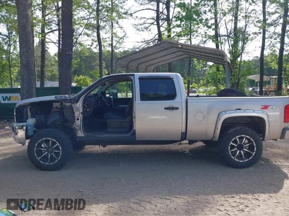 ✅ 2009 Chevrolet Silverado 2500HD LT • VIN: 1GCHK53K89F115396 • Лот: 42130649. Опубликован ранее на IAAI с пробегом 225 590 миль. Бесплатный доступ к архиву аукционных продаж из США и подробный отчёт об истории автомобиля на DreamBid. Изображение 15.