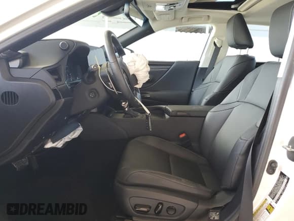 ✅ 2024 Lexus ES 350 • VIN: 58ADZ1B12RU169613 • Lot: 82449195. Wystawiony na Copart z przebiegiem 15 911 mil. Bezpłatny archiwum sprzedaży aukcyjnych z USA i szczegółowy raport historii pojazdu na DreamBid. Zdjęcie 7.