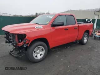 2023 Ram 1500 Tradesman z VIN 1C6RRFCG1PN697594, wystawiony jako Copart lot #88673405 z przebiegiem 18 303 mil mil oraz Szkoda całkowita • Salvage title. Historia ofert i sprzedaży dostępna na DreamBid. Obrazek 1.