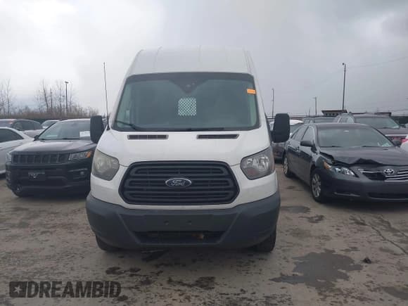 ✅ 2016 Ford Transit Cargo • VIN: 1FTYR3XM5GKB33662 • Lot: 43812911. Wystawiony na IAAI z przebiegiem 94 398 mil. Bezpłatny archiwum sprzedaży aukcyjnych z USA i szczegółowy raport historii pojazdu na DreamBid. Zdjęcie 12.
