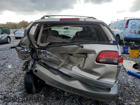 ✅ 2002 Toyota Sienna LE • VIN: 4T3ZF13C82U455825 • Lot: 91417265. Listed on Copart with 255,828 mi. Free auction sales archive from the USA and detailed vehicle history report at DreamBid. Image 6.
