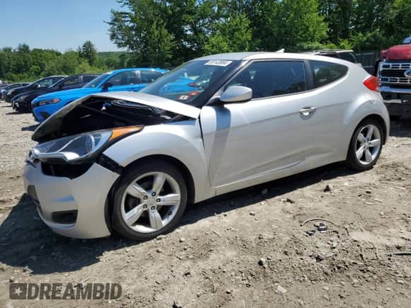 2015 Hyundai Veloster z VIN KMHTC6ADXFU227220, wystawiony jako Copart lot #58143904 z przebiegiem Nie podano mil oraz Szkoda całkowita • Salvage title. Historia ofert i sprzedaży dostępna na DreamBid. Obrazek 1.