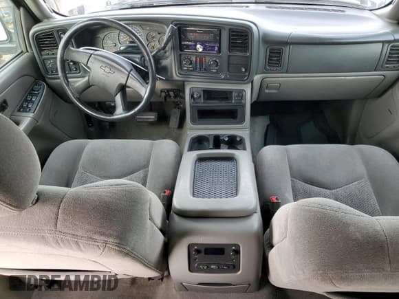 ✅ 2005 Chevrolet Suburban LS • VIN: 1GNFK16Z25J225903 • Lot: 82397105. Listed on Copart with 226,893 mi. Free auction sales archive from the USA and detailed vehicle history report at DreamBid. Image 8.